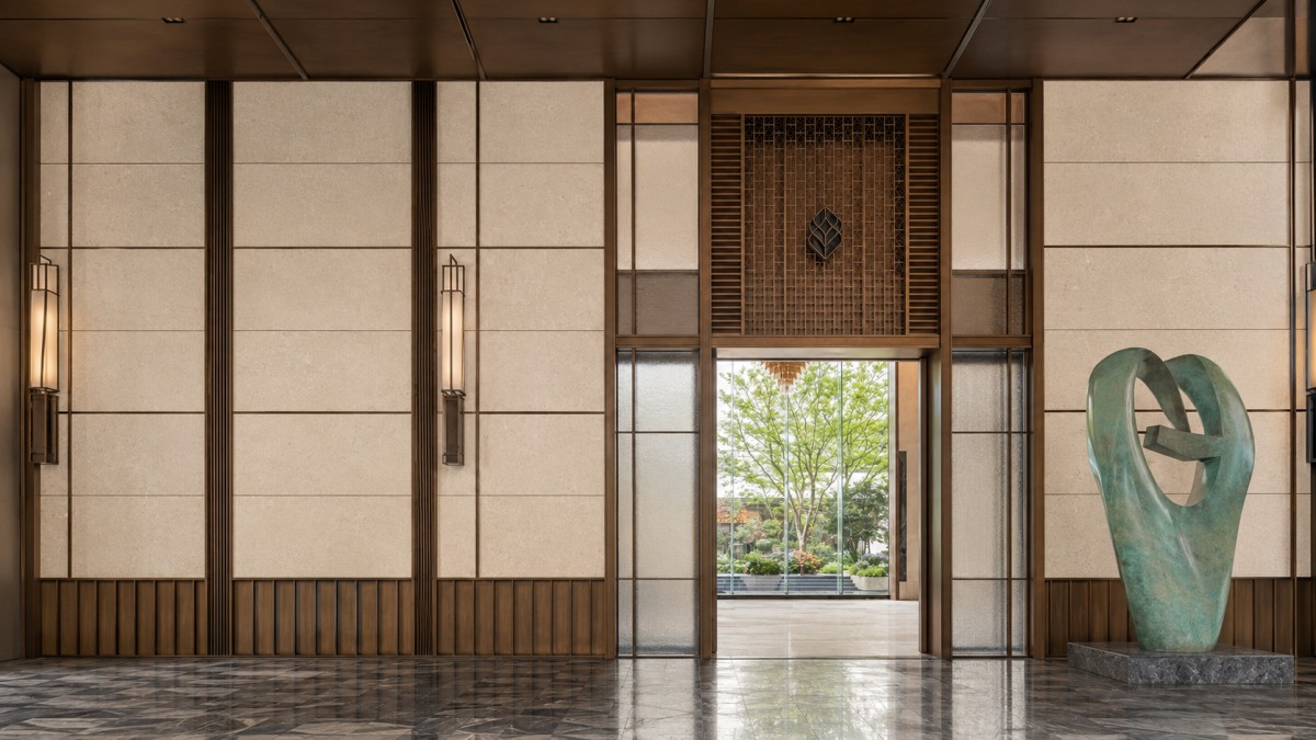 Cotswold Cream Limestone exterior wall panels with clean joints and warm architectural texture